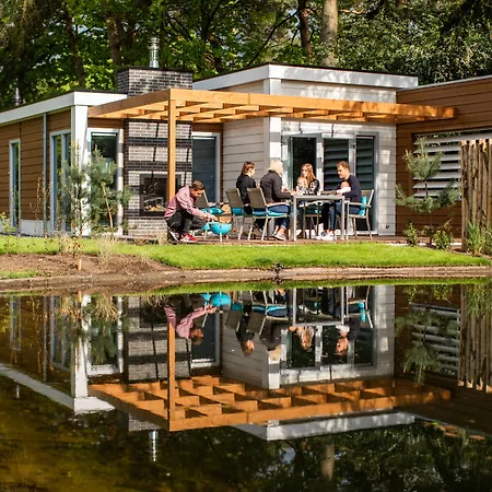 Landgoed De Scheleberg 4* ルンテレン