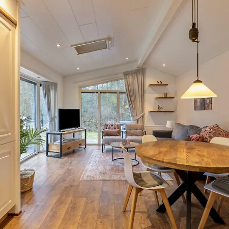 Landgoed De Scheleberg 假日公园 4*
