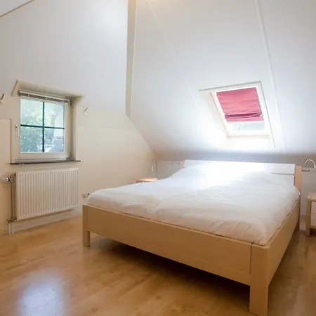 Landgoed De Scheleberg 假日公园 4*
