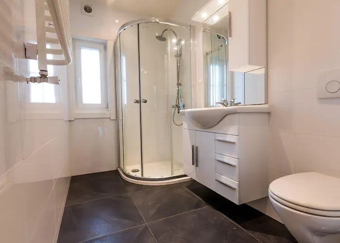 Landgoed De Scheleberg 4* لونتيرين