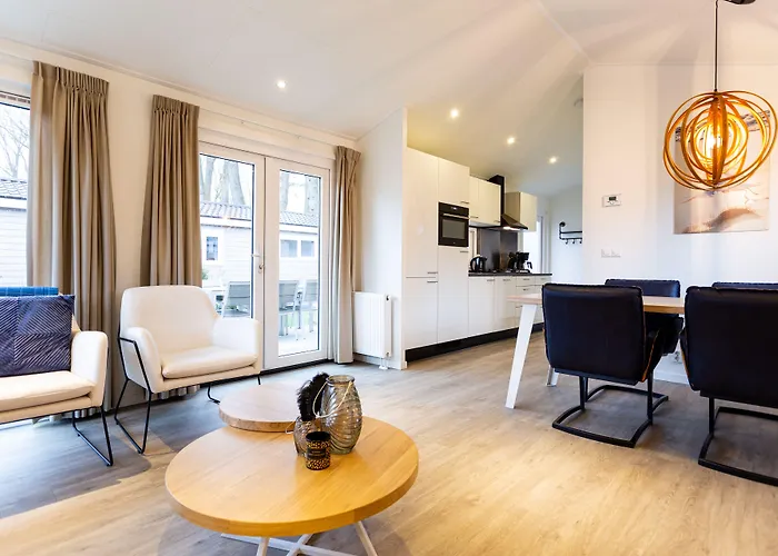 Landgoed De Scheleberg 4* ルンテレン