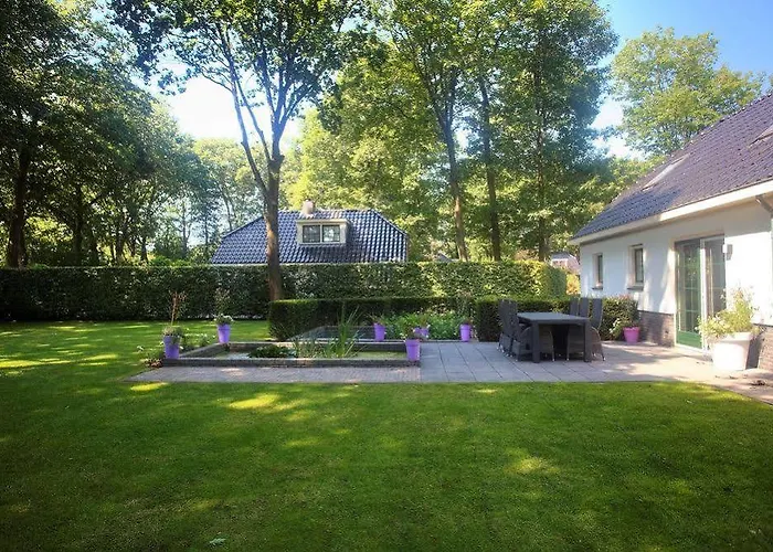 Landgoed De Scheleberg Üdülőpark 4*