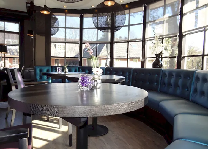 Landgoed De Scheleberg ホリデーパーク ルンテレン