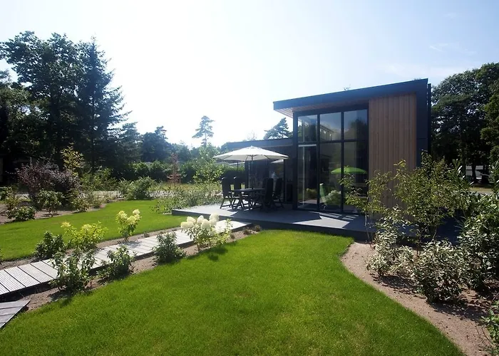 Landgoed De Scheleberg 4* ルンテレン