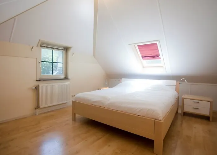 Landgoed De Scheleberg ホリデーパーク 4*