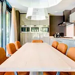 Landgoed De Scheleberg 假日公园 4*